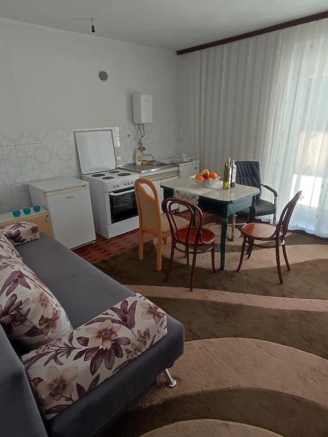 Apartman Bor Ливно Экстерьер фото